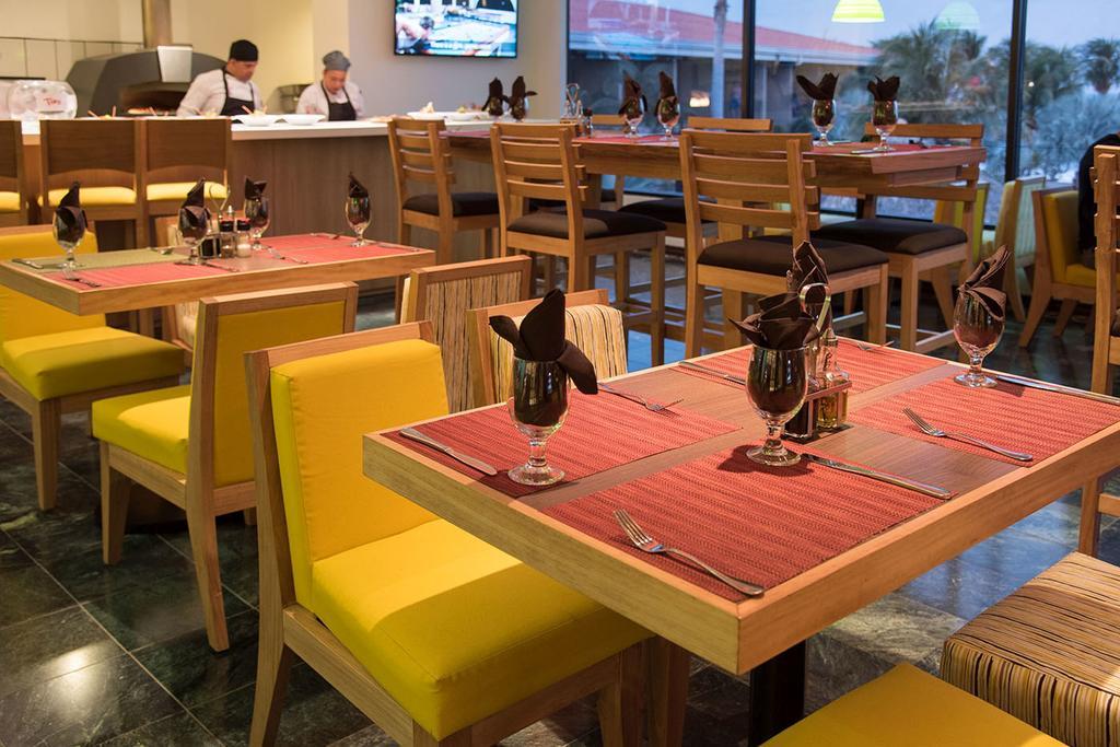 Margaritaville Beach Resort פלאיה פלמינגו מראה חיצוני תמונה